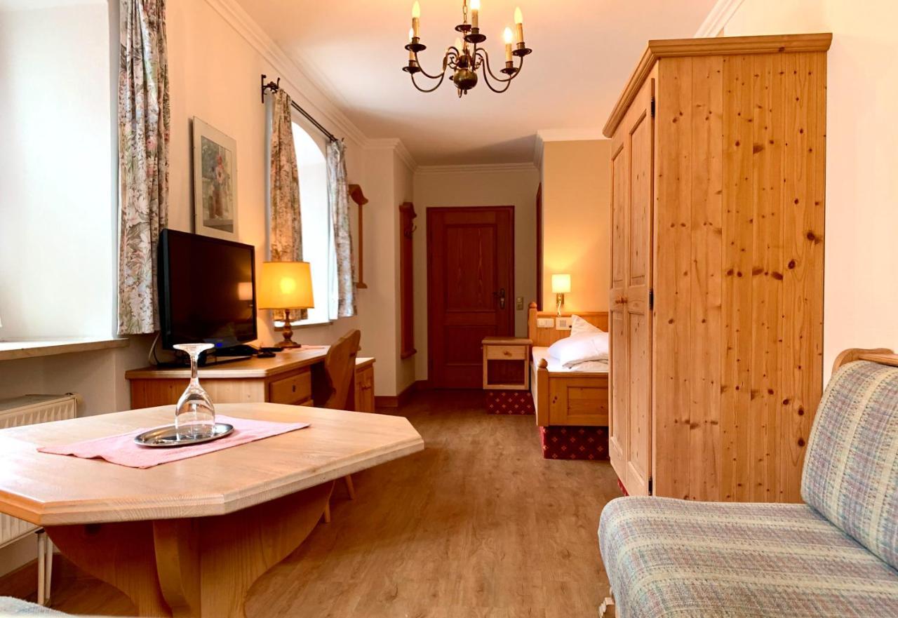 Hotel Zur Post Kochel am See Bagian luar foto